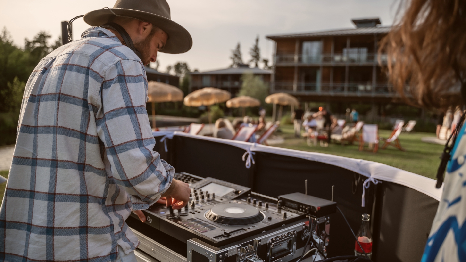 Paillote ouverture Affiche (1920 x 1080 px) (1)