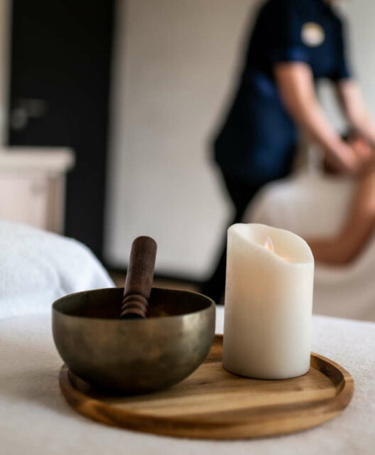 bougie et bol tibetain - spa ille et vilaine – domaine de cice blossac